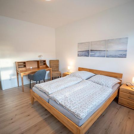 Haus Unterm Mammutbaum - Elberadweg Apartment Магдебург Екстериор снимка