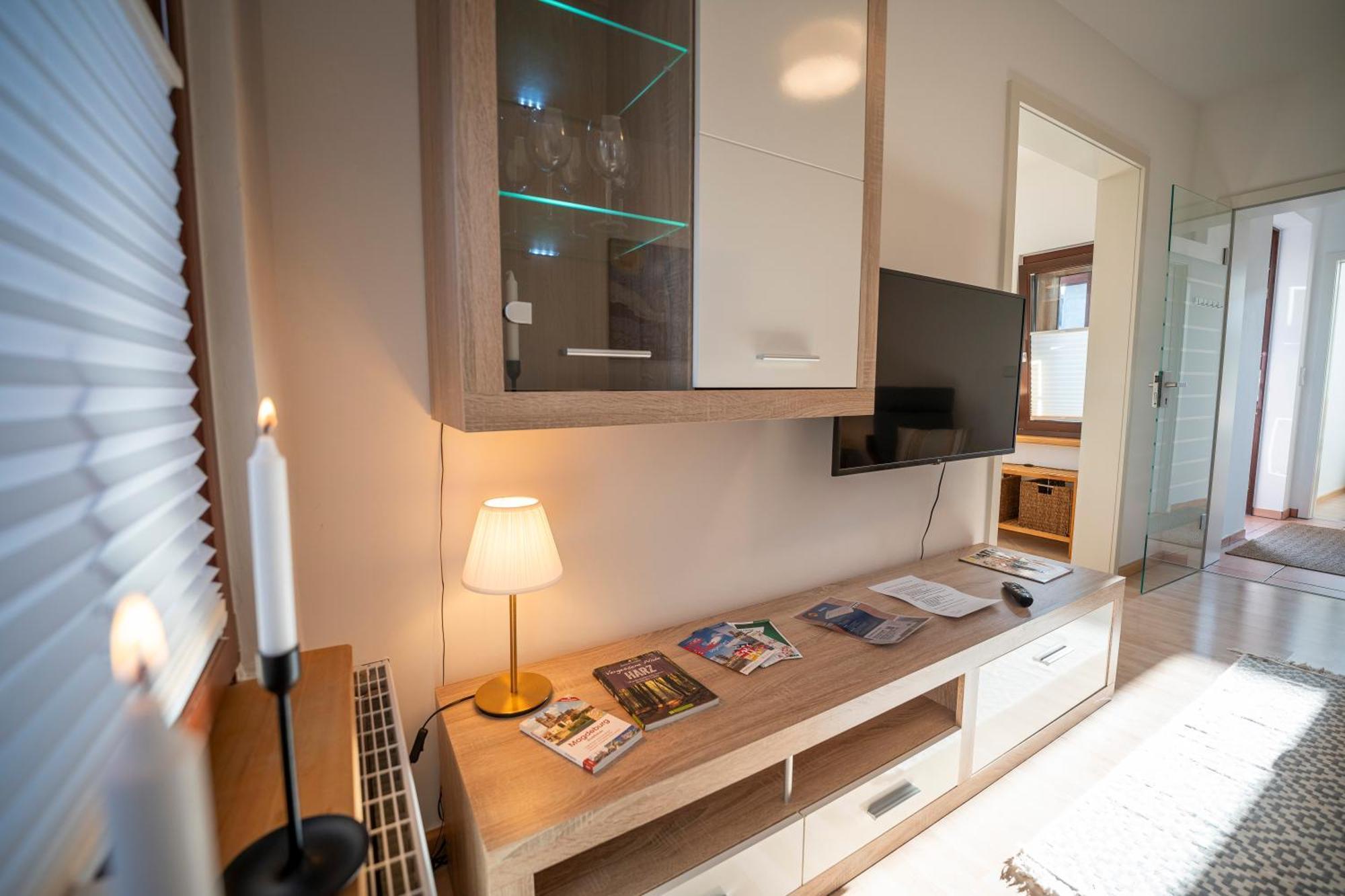 Haus Unterm Mammutbaum - Elberadweg Apartment Магдебург Екстериор снимка