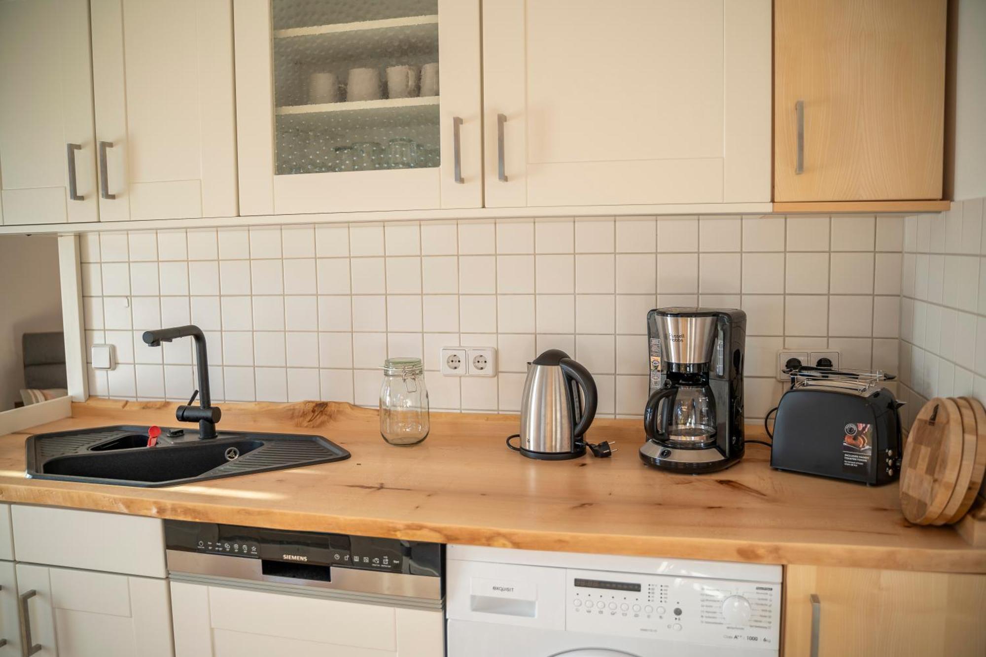 Haus Unterm Mammutbaum - Elberadweg Apartment Магдебург Екстериор снимка