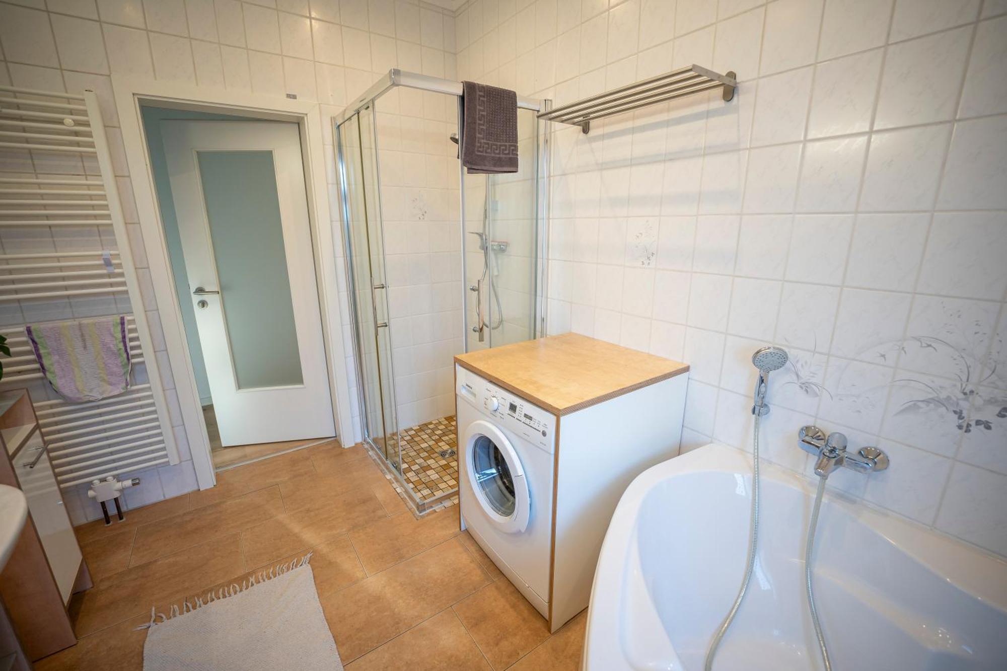 Haus Unterm Mammutbaum - Elberadweg Apartment Магдебург Екстериор снимка