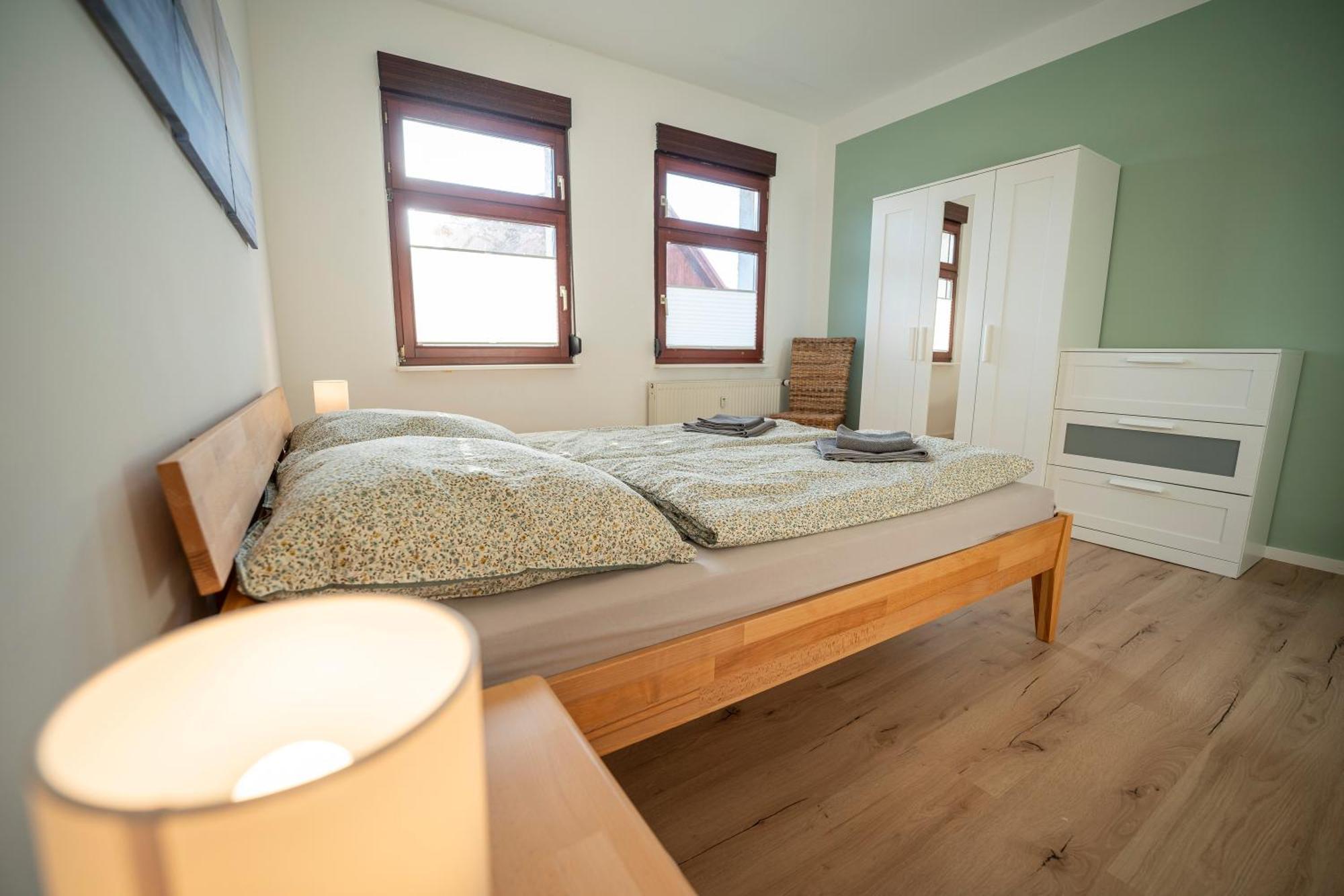 Haus Unterm Mammutbaum - Elberadweg Apartment Магдебург Екстериор снимка